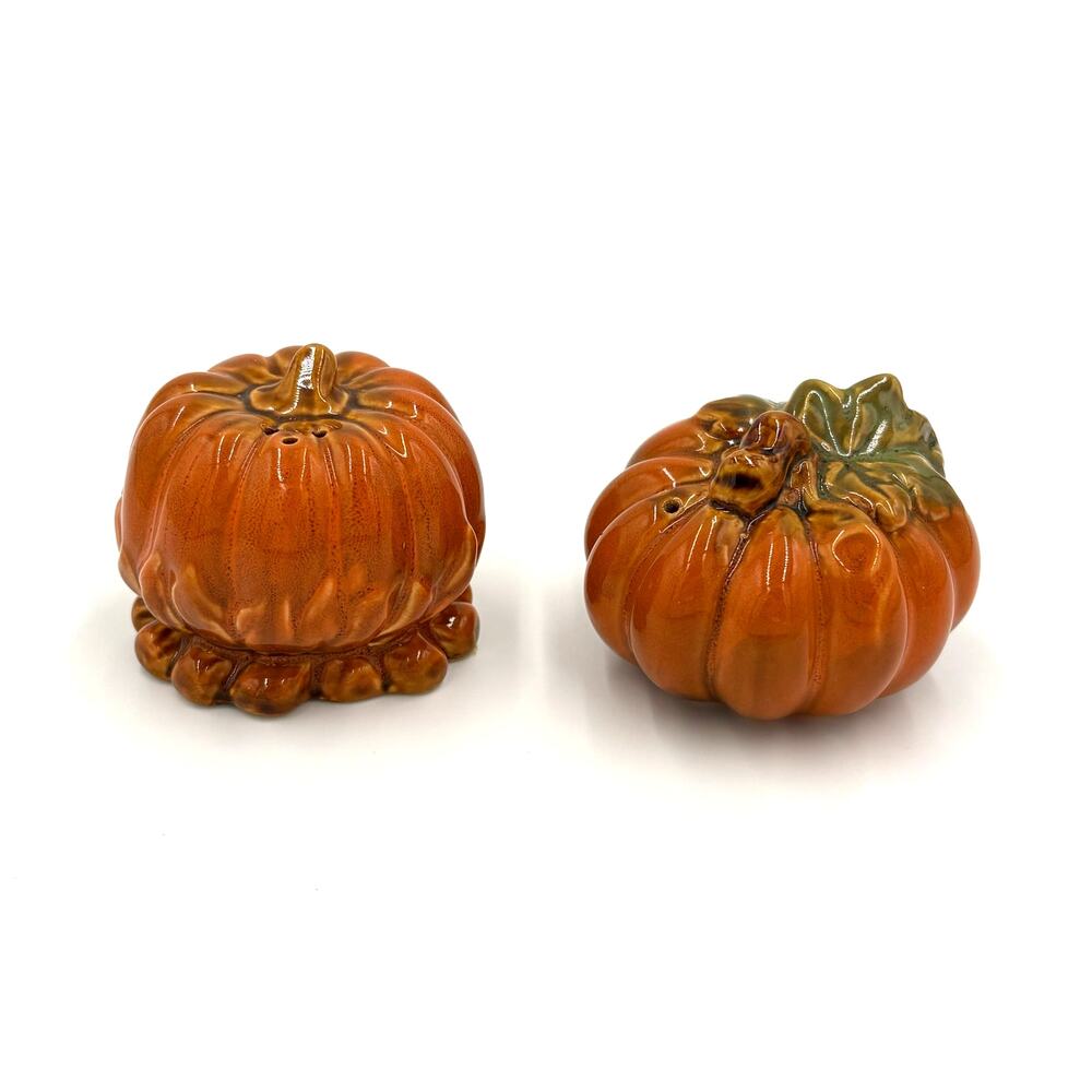 Fall harvest pumpkin ceramic salt and pepper shakers Thanksgiving